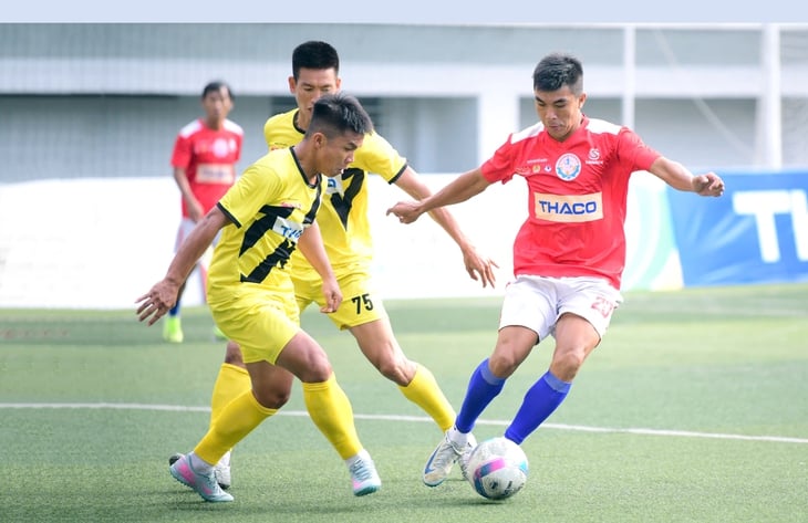 Torneio de Futebol de Trabalhadores e Funcionários Públicos do Vietnã: Motivação para o florescimento do futebol de base - Foto 1. công nhân - Ảnh 1.