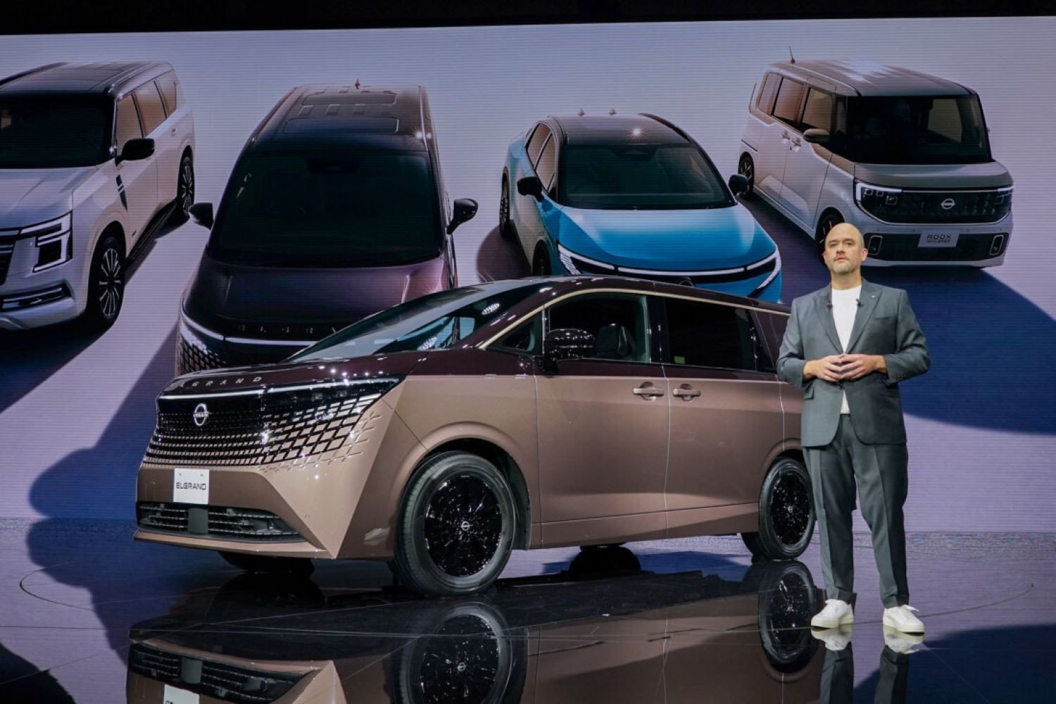 Nissan Elgrand MPV FourthGen 6 full_normal.jpg