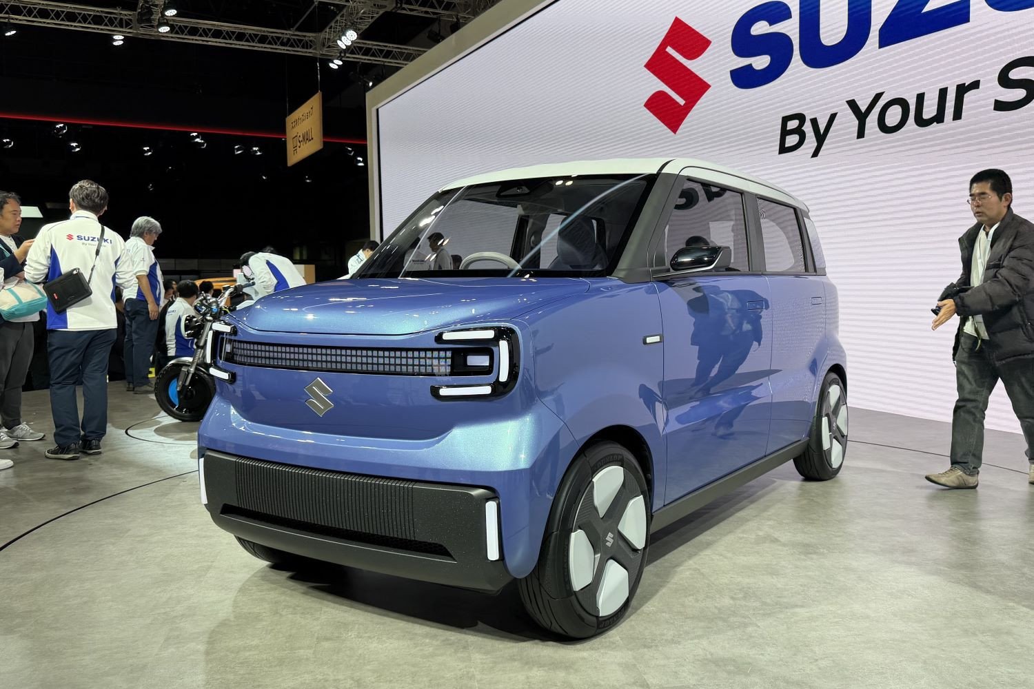 Suzuki Vision e Sky.jpg