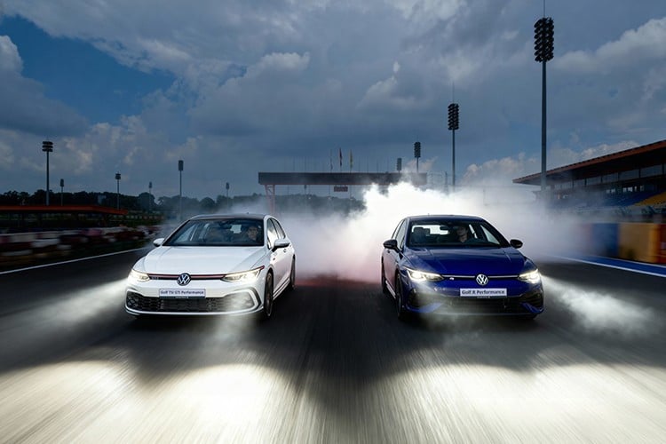 ព្រឹត្តិការណ៍បើកដំណើរការកីឡាវាយកូនហ្គោលឆ្នាំ 2025 នៅប្រទេសវៀតណាមក៏ជាលើកទីមួយដែរ ដែលក្រុមហ៊ុន Volkswagen បានរៀបចំព្រឹត្តិការណ៍ម៉ាកយីហោហៅថា Volkswagen Experience Day។ នៅទីនេះ អ្នកទស្សនាអាចទទួលបានបទពិសោធន៍យ៉ាងពេញលេញនូវខ្សែររថយន្តរបស់ក្រុមហ៊ុន ចូលរួមក្នុងការបើកបរសាកល្បង ការសម្តែងរសាត់ជាមួយនឹងម៉ូដែលដែលមានប្រសិទ្ធភាពខ្ពស់ និងប្រាស្រ័យទាក់ទងជាមួយកន្លែងបង្ហាញសេវាកម្ម ដៃគូសហការ... 13.jpg