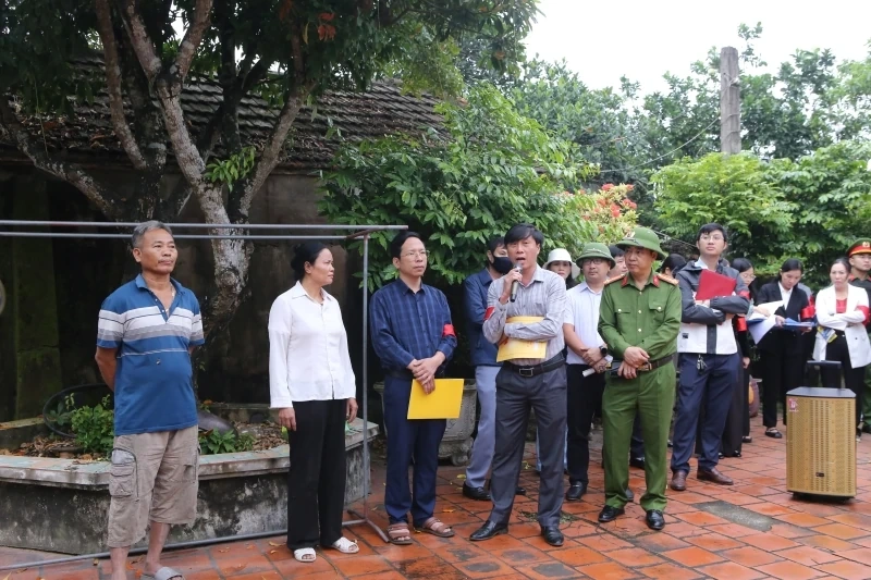 Vynucené vyvlastnění pozemků pro silniční projekt spojující průmyslový park Bim Son s pobřežní oblastí přes obec Nga Son