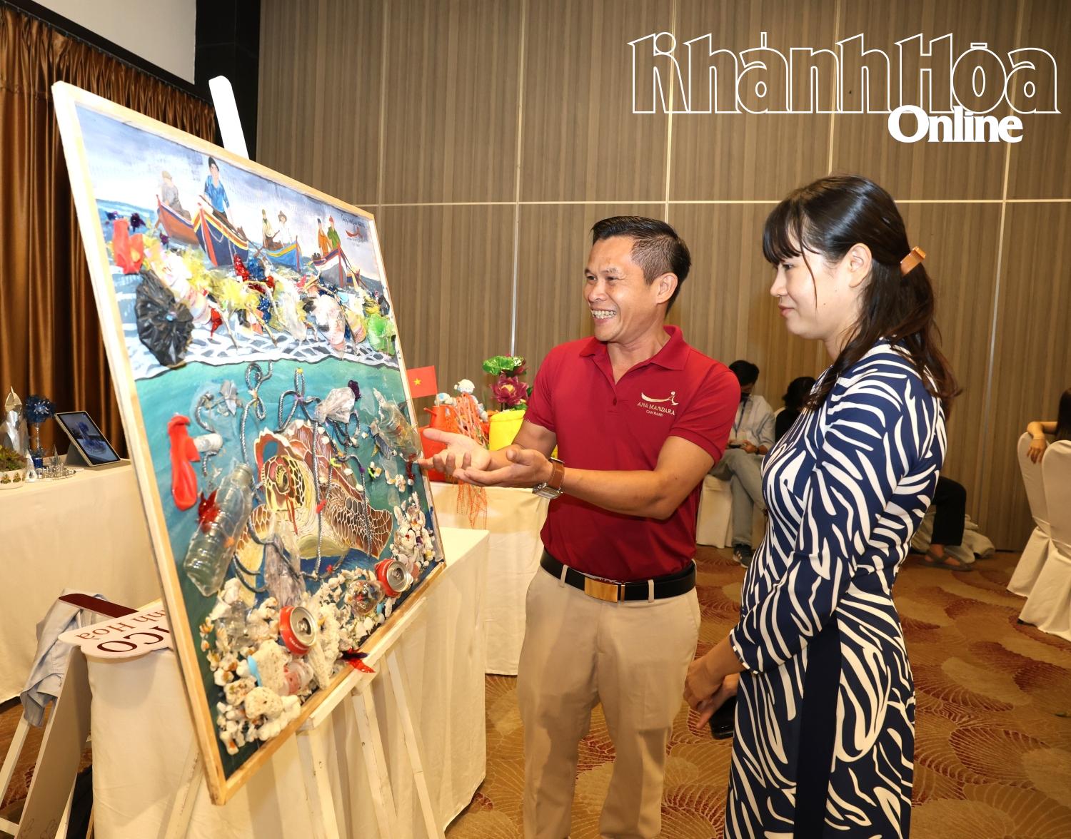 បុគ្គលិក Ana Mandara Cam Ranh កំពុងណែនាំគំនូរកែច្នៃឡើងវិញ