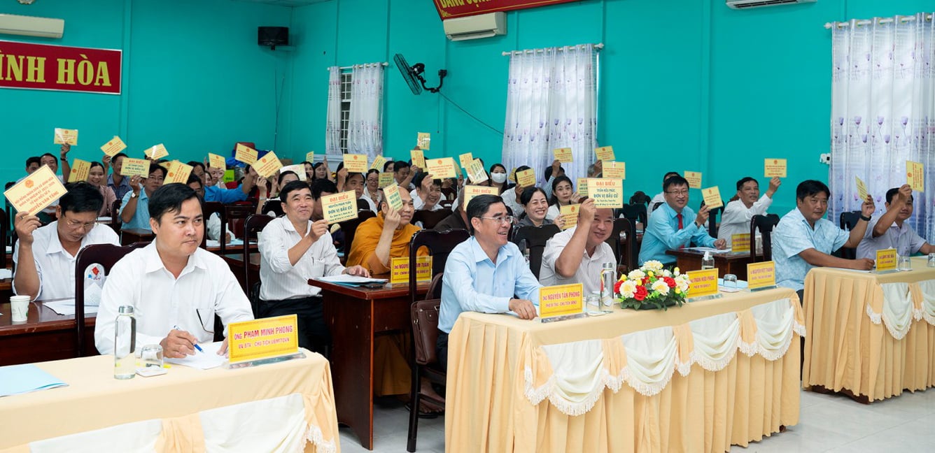 Rada Ludowa Gminy Binh Hoa podjęła wiele ważnych decyzji.