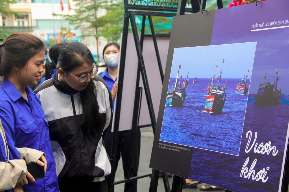 Đổi mới nội dung tuyên truyền về chủ quyền biển, đảo cho thanh niên hiện nay