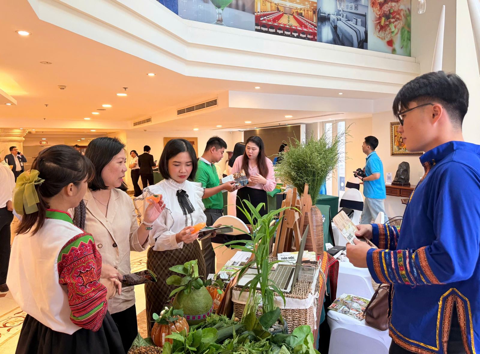 ຄຳບັນຍາຍຮູບ