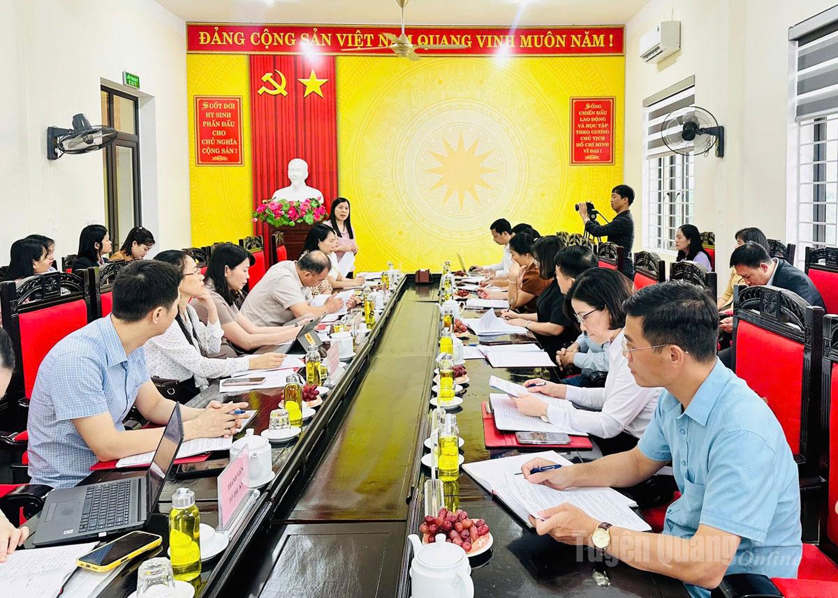 ឈុតការងារ។