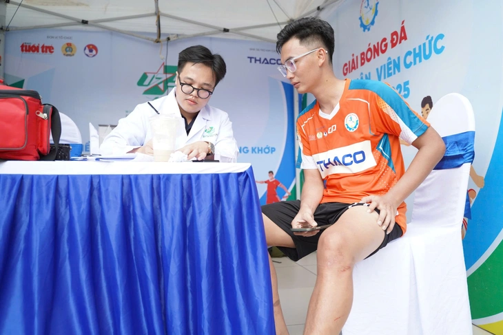 Nhiều hoạt động sôi nổi ở vòng chung kết Giải bóng đá công nhân, viên chức  - Ảnh 2.