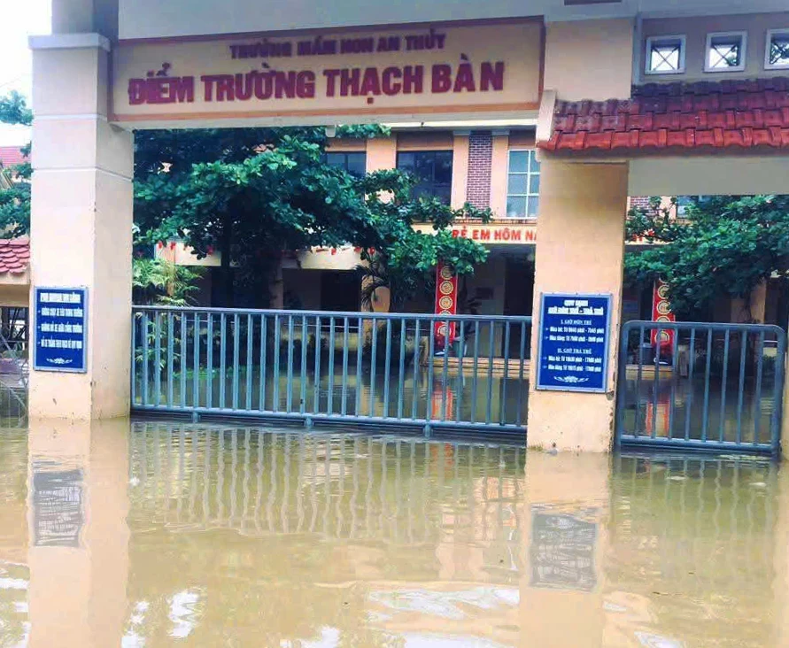 Многие школы в этом районе затоплены. Фото: N.H.