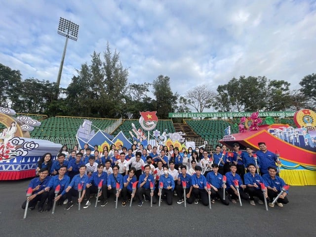 Ánh sáng từ những bước chân - Ảnh 7.