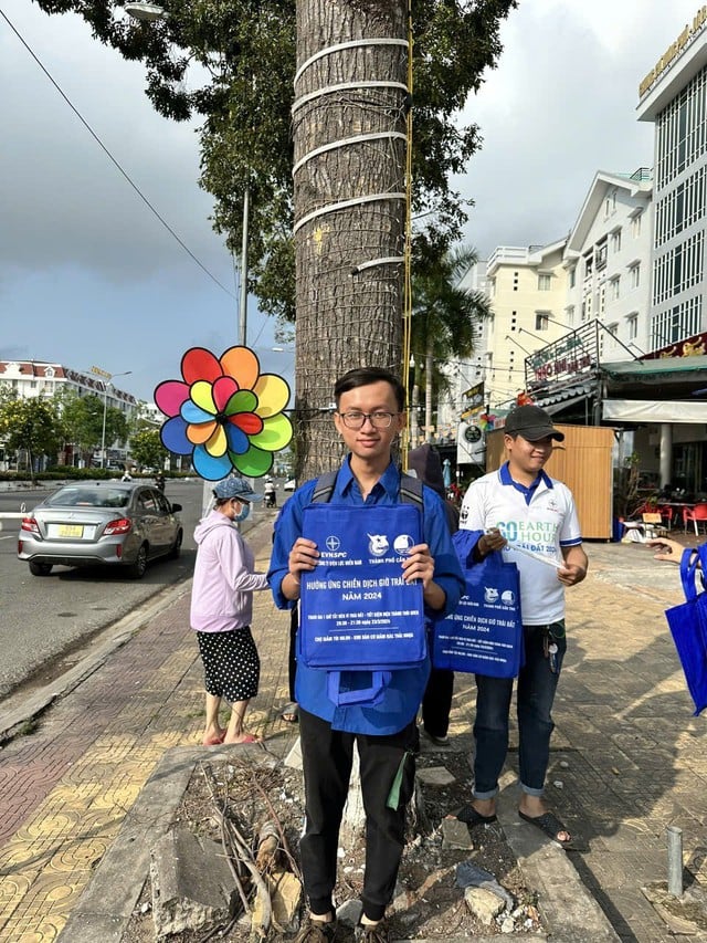 Ánh sáng từ những bước chân - Ảnh 13.