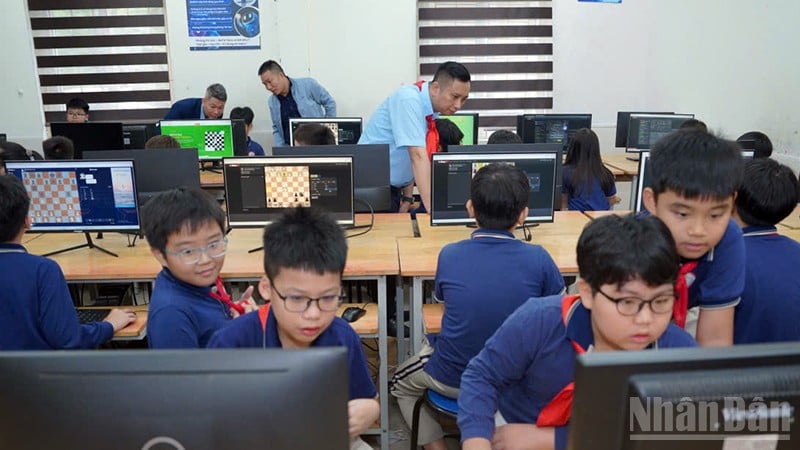 Representanter från organisationskommittén besökte tävlingsområdet som svar på Vietnam Children's Chess Tournament för läsåret 2025-2026.