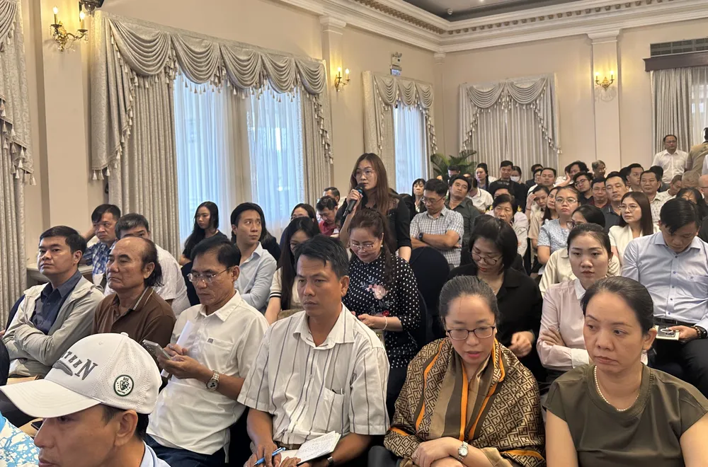 Business representatives expressed their opinions at the conference. Photo: THANH HIEN