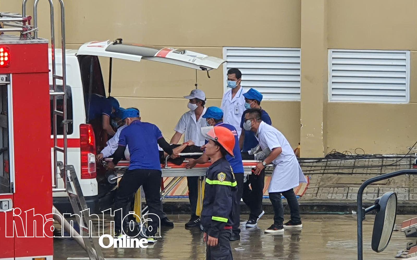 ករណីធ្ងន់ធ្ងរត្រូវបានបញ្ជូនទៅមន្ទីរពេទ្យដើម្បីព្យាបាល។