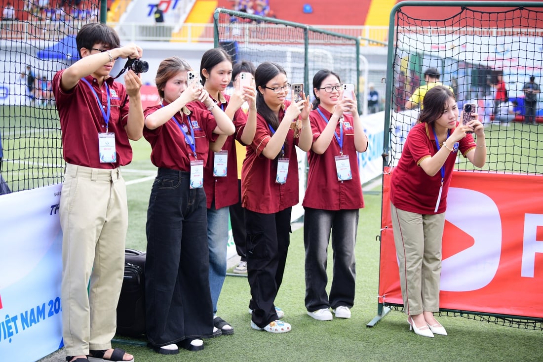 ការប្រកួតកីឡាបាល់ទាត់កម្មករ និងមន្ត្រីរាជការវៀតណាម ឆ្នាំ២០២៥ - រូបថត ១២.