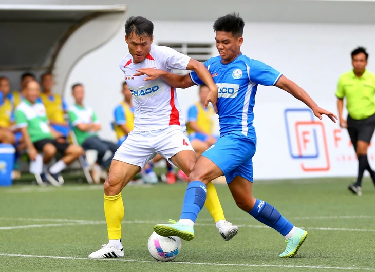 bóng đá công nhân - Ảnh 1.