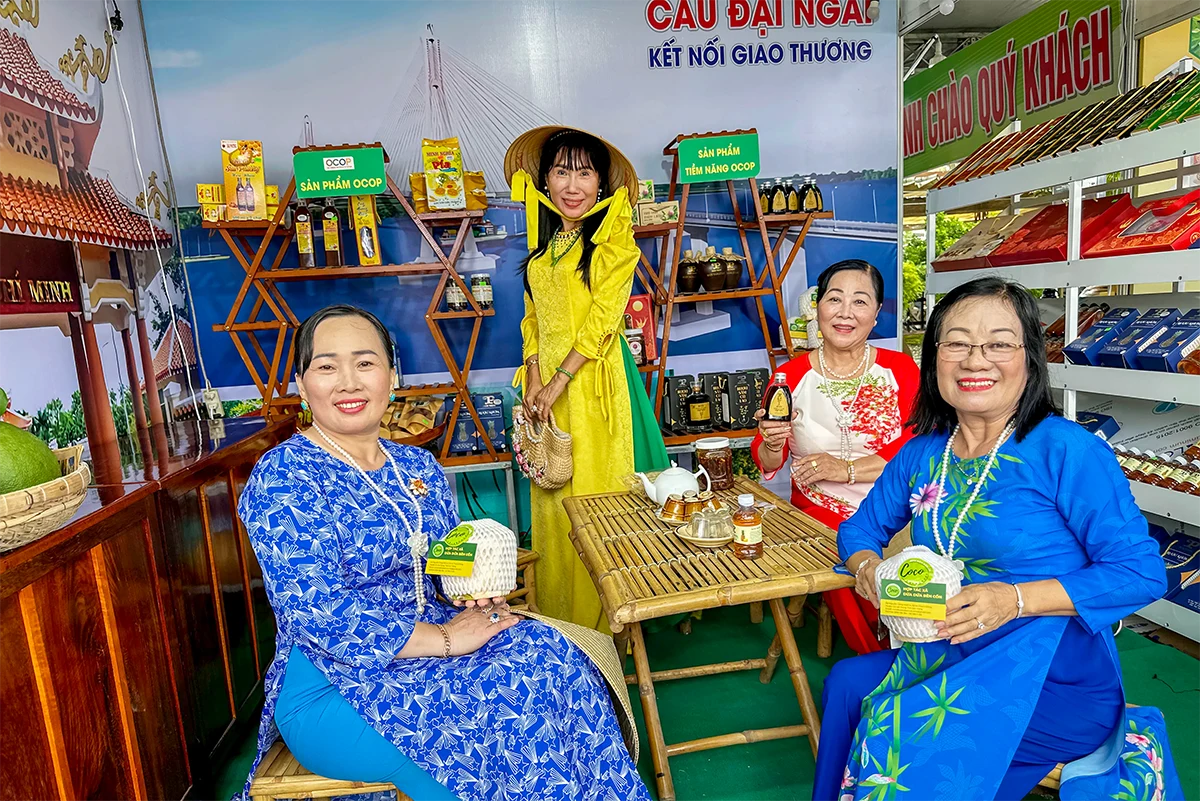 ពណ៌បានប្រមូលផ្តុំគ្នានៅពិព័រណ៍ផ្សព្វផ្សាយពាណិជ្ជកម្មនៃផលិតផល OCOP ទីក្រុង Can Tho និងឯកទេសក្នុងតំបន់ក្នុងឆ្នាំ 2025