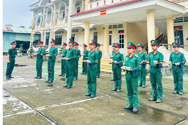 Регулярное соблюдение дисциплины способствует повышению боеготовности армии.