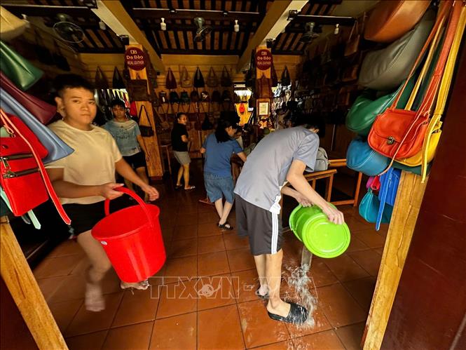 ছবির ক্যাপশন