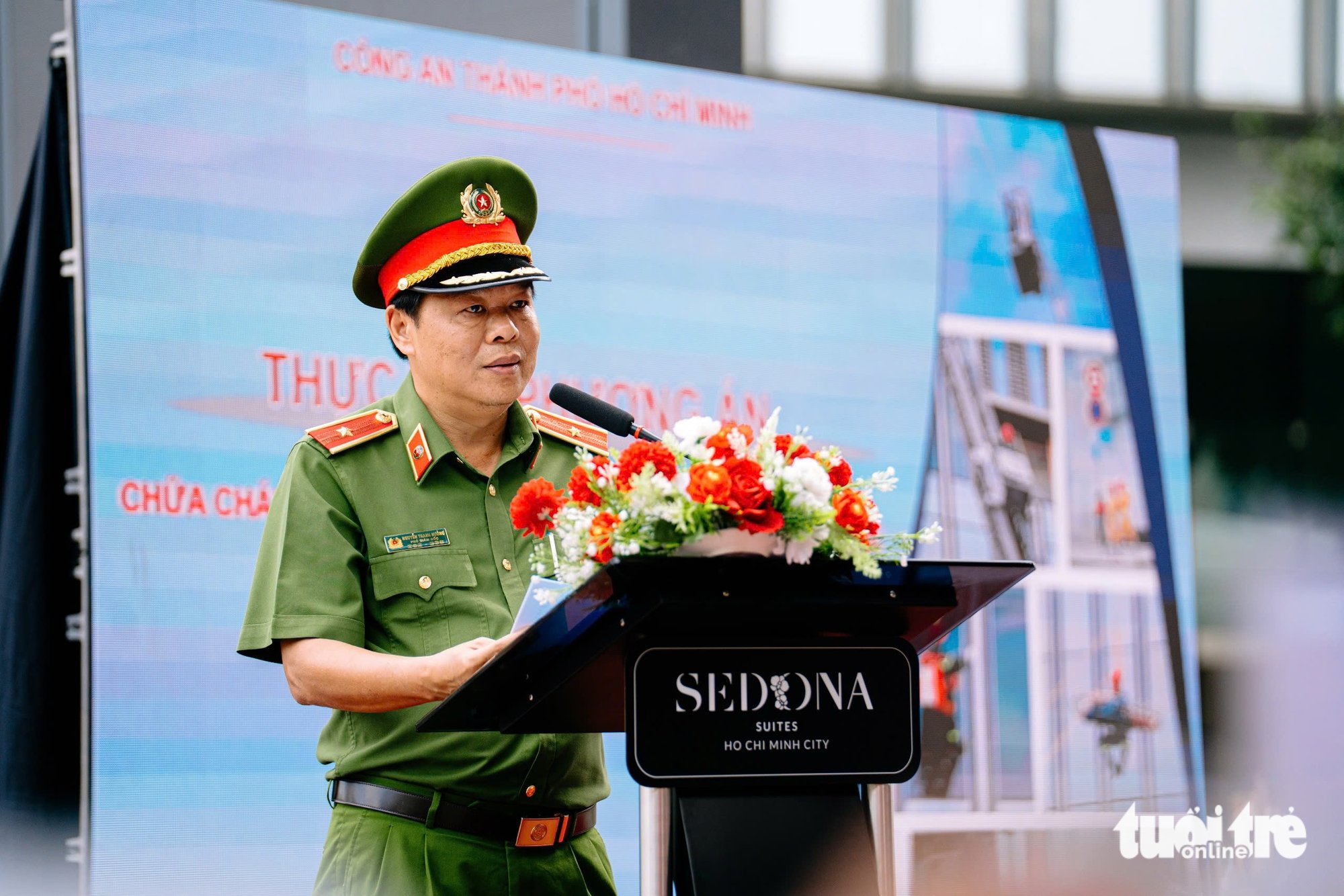 សមយុទ្ធពន្លត់អគ្គីភ័យ និងជួយសង្គ្រោះនៅអគារមជ្ឈមណ្ឌលសាយហ្គន - រូបថត ២.