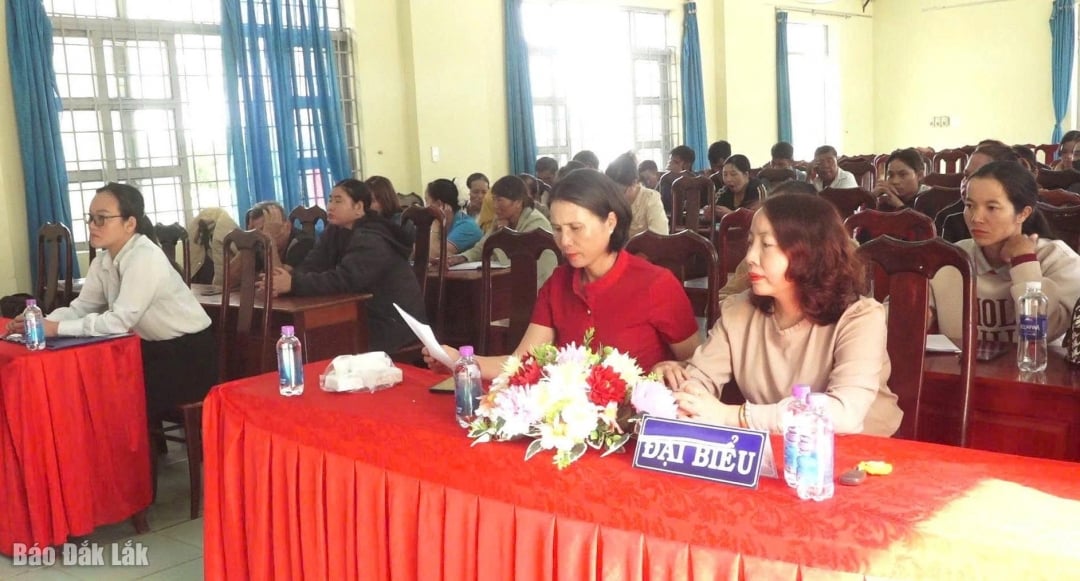 Perwakilan dan pelatih yang menghadiri latihan.