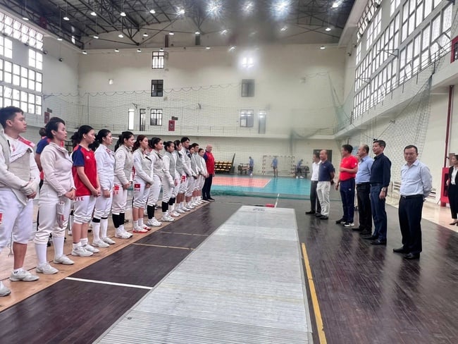 A csapatok felkészülésének ellenőrzése a 33. SEA Játékok előtt - 6. kép. Kiểm tra công tác chuẩn bị của các đội tuyển trước thềm SEA Games 33 - Ảnh 6.