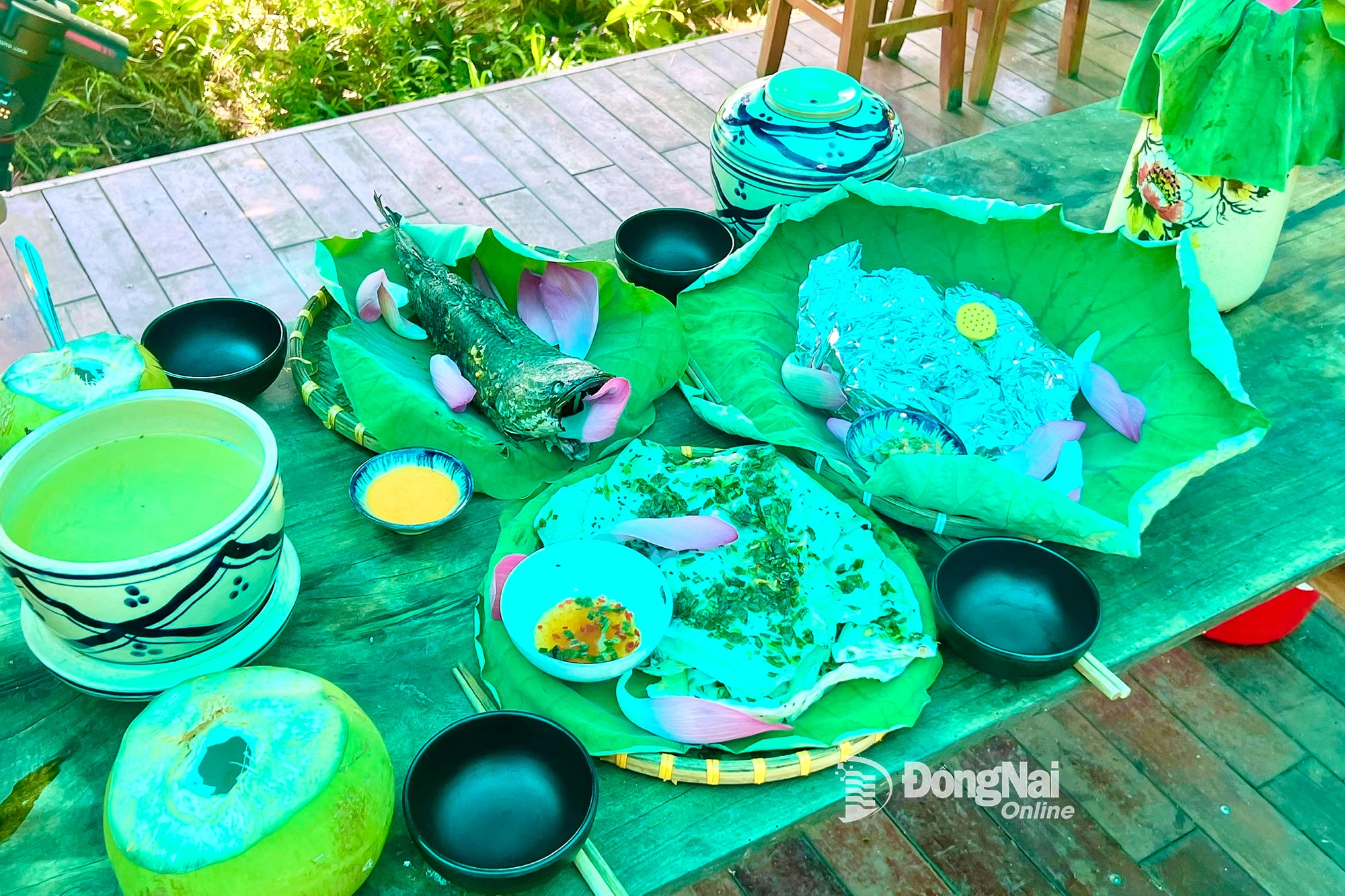 Mỗi bữa cơm đều mang hương vị của đất và tình người Phú Hòa mến thương. Ảnh: Thanh Thùy