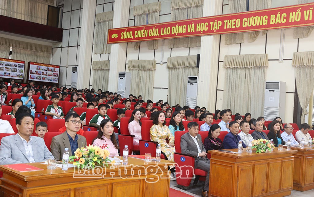 Delegaci wzięli udział w ceremonii zakończenia konkursu i wręczenia nagród.