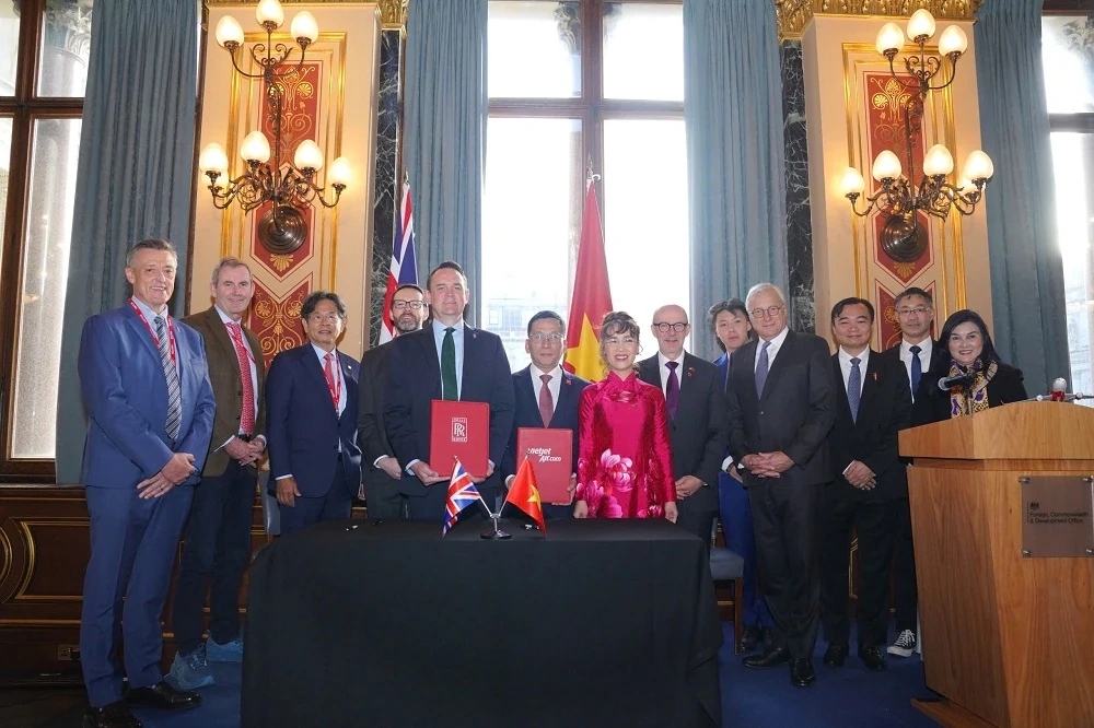 Vietjet tekent samenwerkingsovereenkomst met Airbus en Rolls-Royce