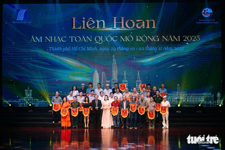 نیشنل میوزک فیسٹیول - تصویر 4۔ Liên hoan âm nhạc - Ảnh 4.