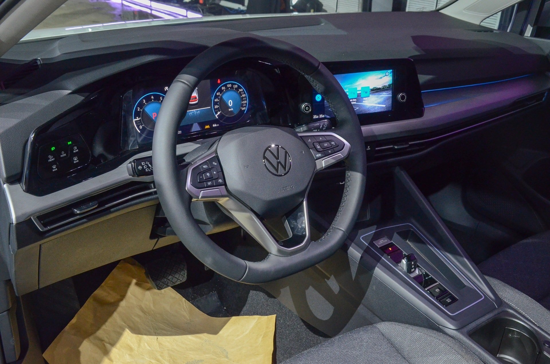 Volkswagen Golf, foto 2 Volkswagen Golf eTSI