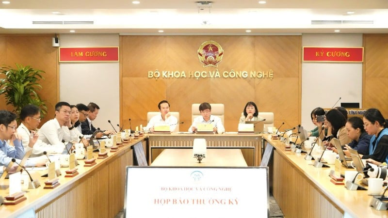 Ordinarie presskonferens i oktober 2025 på ministeriet för vetenskap och teknik. (Foto: TL)