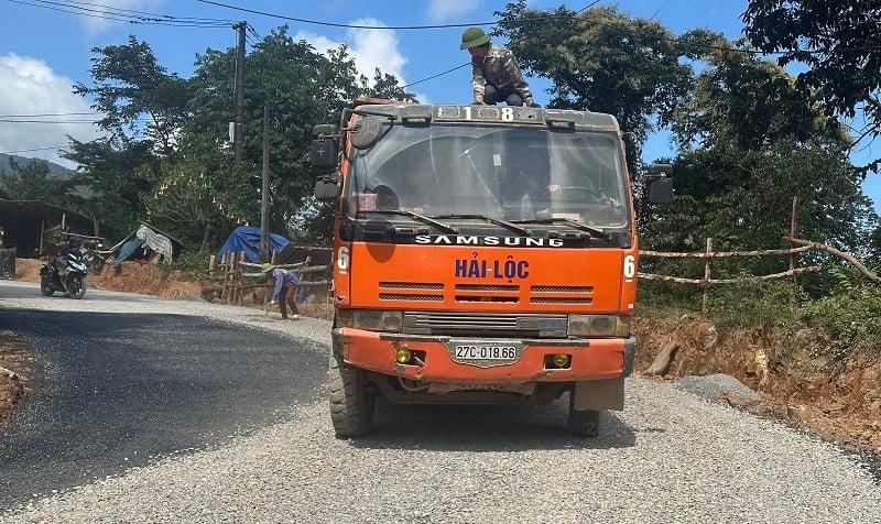 Att ta bort flaskhalsar i trafiken är en av de viktigaste lösningarna som Dien Bien-provinsen har prioriterat för att förbättra infrastrukturen och attrahera investeringar i framtiden.