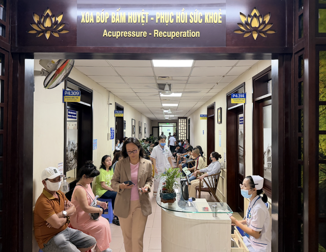 - រូបថត ៣.  - Ảnh 3.