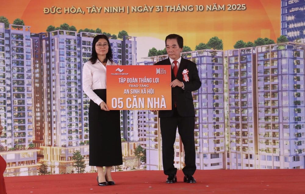 Spadtagsceremoni för stadsprojektet Binh An Duc Hoa (The Win City)