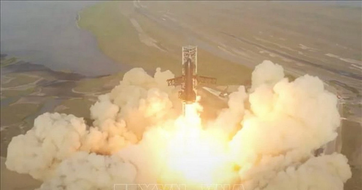 Chậm tiến độ chinh phục Mặt Trăng, NASA gây sức ép để SpaceX bứt phá