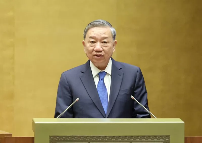 Genel Sekreter To Lam, Politbüro kararlarının ruhunu yaymak amacıyla bir konuşma yaptı. Tổng Bí thư Tô Lâm phát biểu quán triệt tinh thần các nghị quyết của Bộ Chính trị