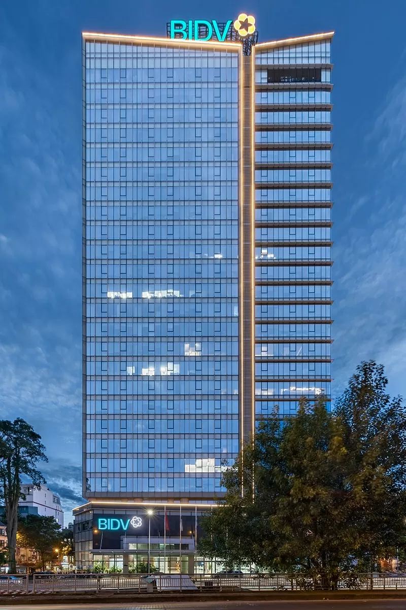 BIDV Genel Merkezi – Yenilik ve kalkınma özlemlerinin sembolü  Trụ sở BIDV – Biểu tượng đổi mới và khát vọng phát triển
