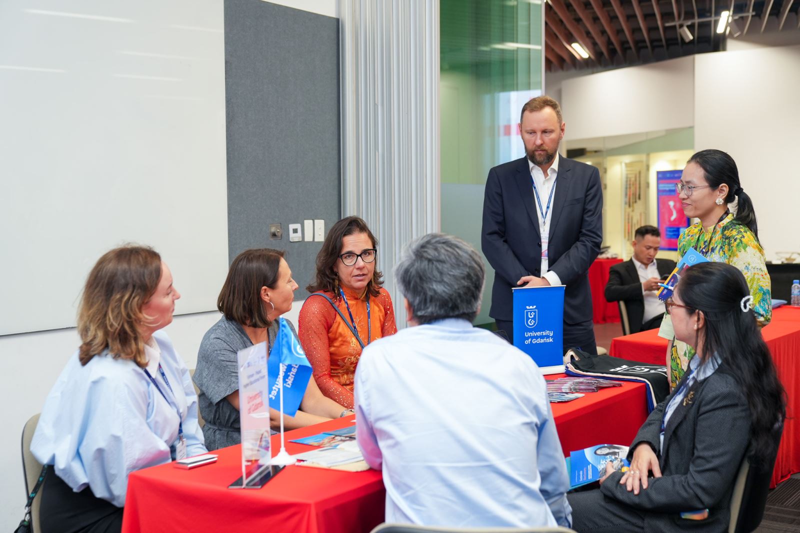 ចំណងជើងរូបថត