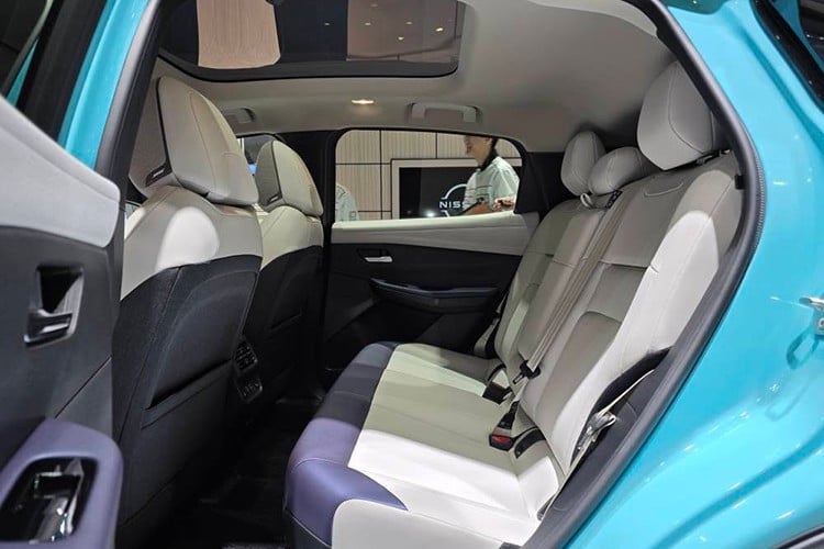 ດ້ວຍແຮງບິດຂອງ 355 Nm, Nissan LEAF 2026 ໃຊ້ຫມໍ້ໄຟ lithium-ion 78 kWh, ຂັບລົດທາງຫນ້າ. ຮຸ່ນນີ້ມີລະດັບສູງສຸດ 600 ກິໂລແມັດຕາມມາດຕະຖານ NEDC ແລະຄວາມໄວສູງສຸດ 160 ກິໂລແມັດຕໍ່ຊົ່ວໂມງ. 8-2712.jpg