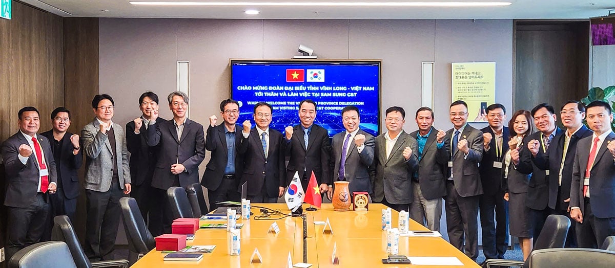 Đoàn công tác tỉnh Vĩnh Long làm việc với Samsung C&T Corporation thuộc Tập đoàn Samsung.