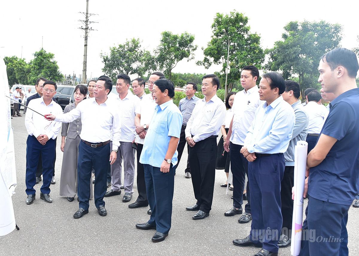 ថ្នាក់ដឹកនាំក្រុមប្រឹក្សាគ្រប់គ្រងសួនឧស្សាហកម្មខេត្តបានរាយការណ៍អំពីផែនការពង្រីកសួនឧស្សាហកម្មឡុងប៊ិញអានក្នុងវួដ Binh Thuan។