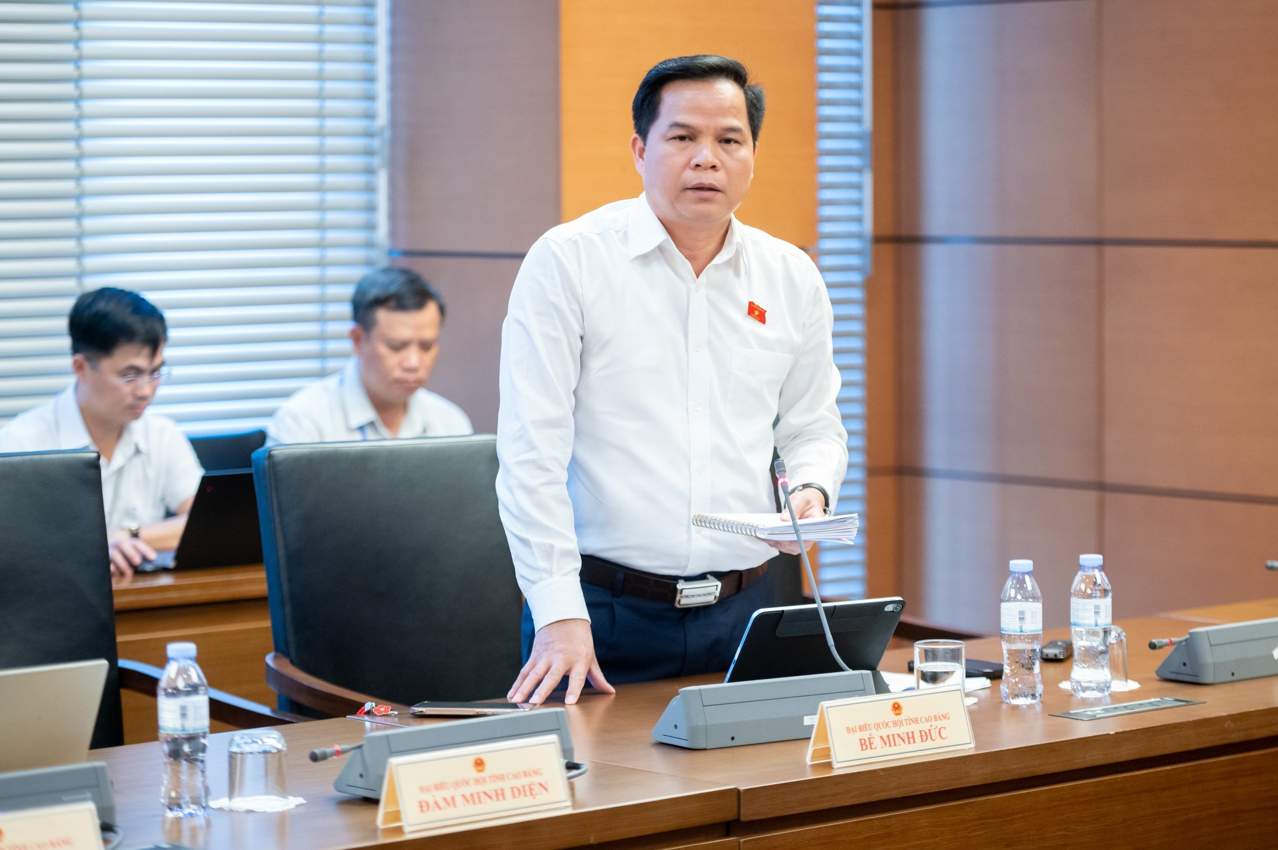 Ulusal Meclis Milletvekili Be Minh Duc (Cao Bang) konuşuyor. Fotoğraf: Pham Thang