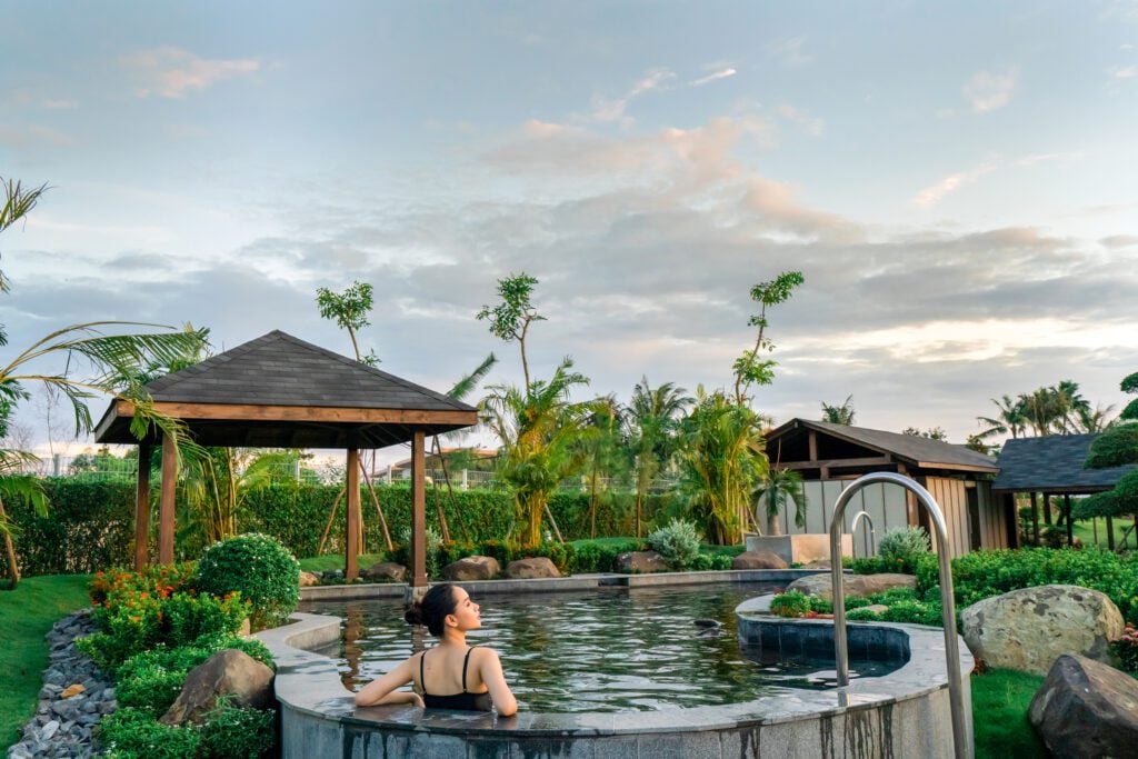 TP. Hồ Chí Minh khai thác 'mỏ vàng' du lịch y tế, liên kết vùng xây sản phẩm cao cấp - Ảnh 2.