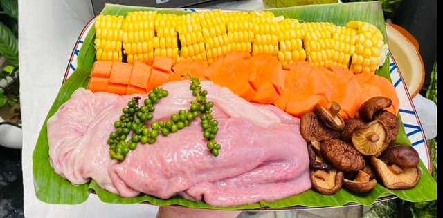 Hoe maak je een heerlijke gestoomde maag met groenten en een vulling van basilicum voor koude dagen - Foto 2. Cách làm món dạ dày hấp rau củ và nhồi húng quế thơm ngon cho ngày lạnh - Ảnh 2.