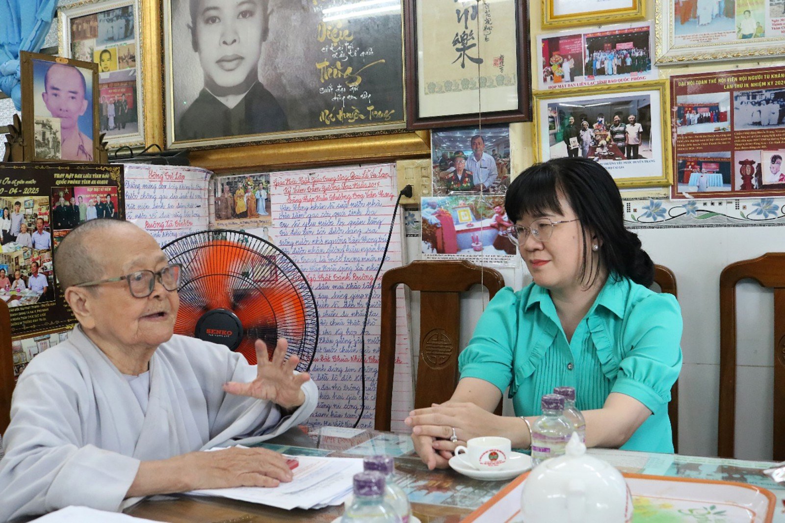 Phó Chủ tịch Ủy ban MTTQ Việt Nam tỉnh An Giang thăm, tặng quà Ni trưởng Thích nữ Diệu Thông