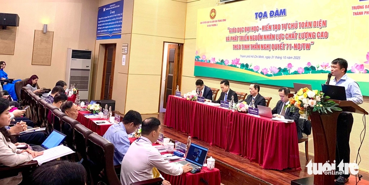 Voor een gezonde universiteit moet elke faculteit gezond zijn en moet elke persoon goed geïnvesteerd zijn - Foto 1. Để đại học khỏe, từng khoa phải khỏe, từng người phải được đầu tư tốt- Ảnh 1.