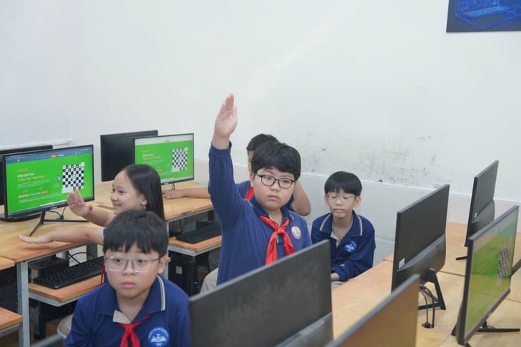 Bất ngờ giải cờ vua cho học sinh có AI làm 'huấn luyện viên' - Ảnh 3.