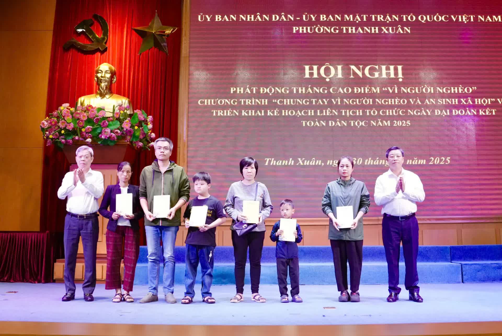 Phường Thanh Xuân phát động Tháng cao điểm “Vì người nghèo” năm 2025- Ảnh 4.