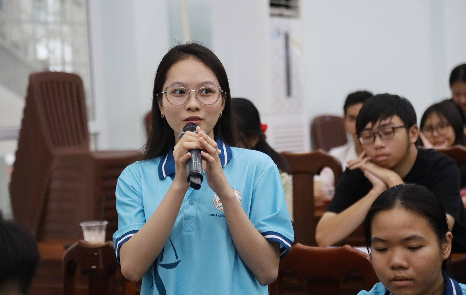 הקרנת סרטי מדע ותרומת מדפי ספרים של Green Career ב-An Giang