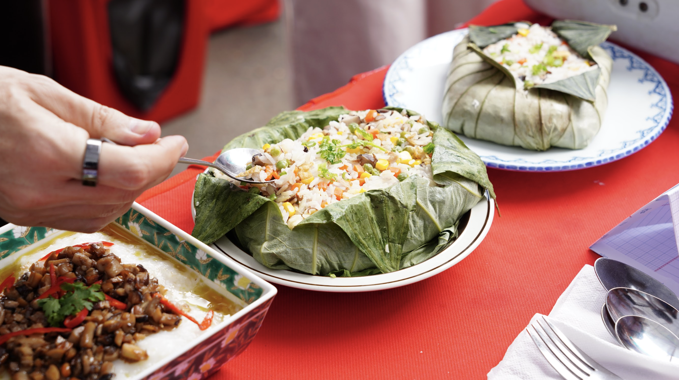 Ngày đầu lễ hội ẩm thực chay ở TP.HCM: Hấp dẫn hàng trăm món 'đẹp như tranh'- Ảnh 3.